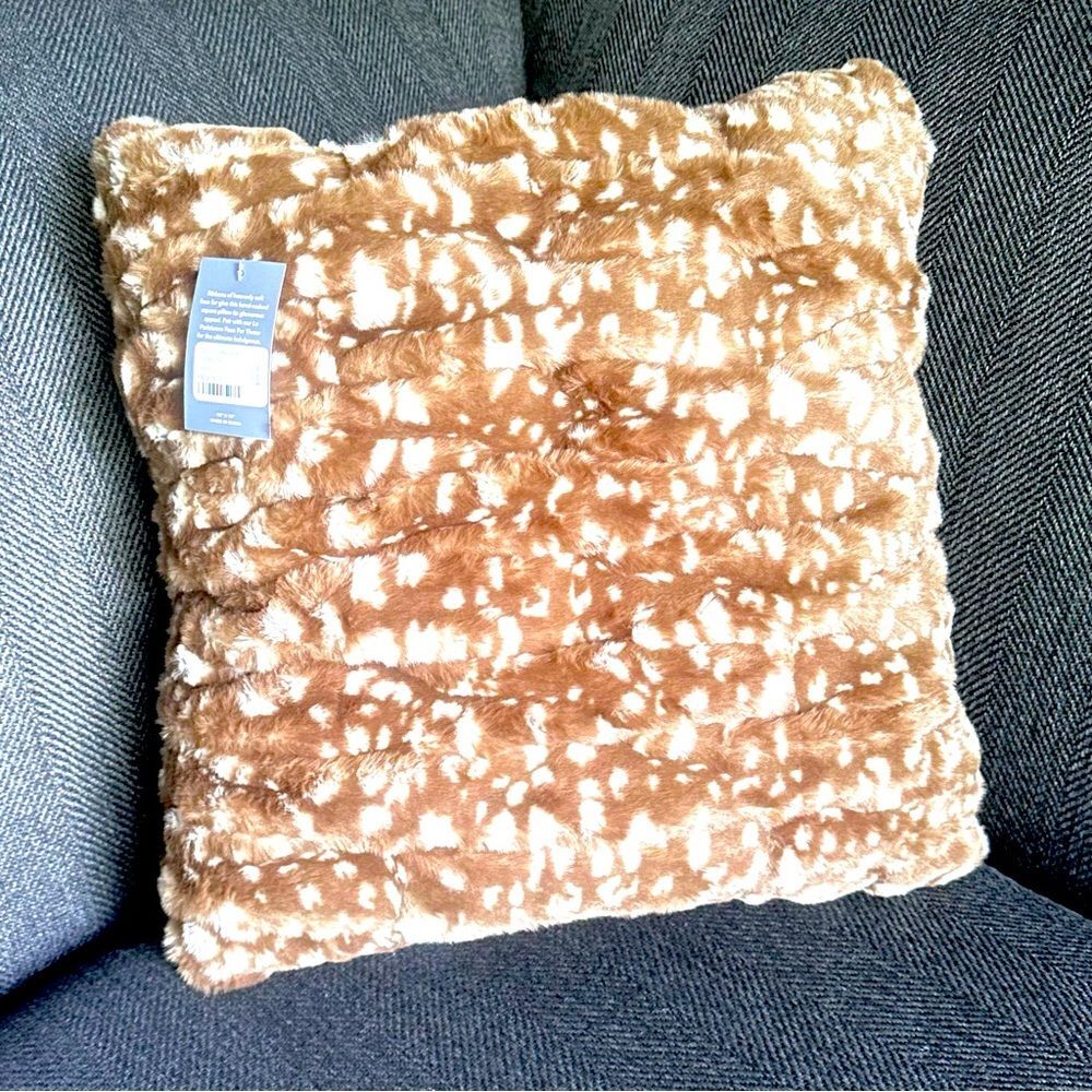 NWT Soft Surroundings La Parisienne Faux Fur Square Pillow Qty 1
